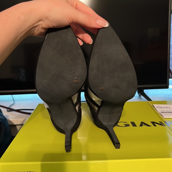 BCBG Chellsea heels - Picture 2 of 3